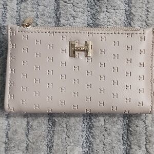 H. Halston Wallet Kakhi color. Zip & snap